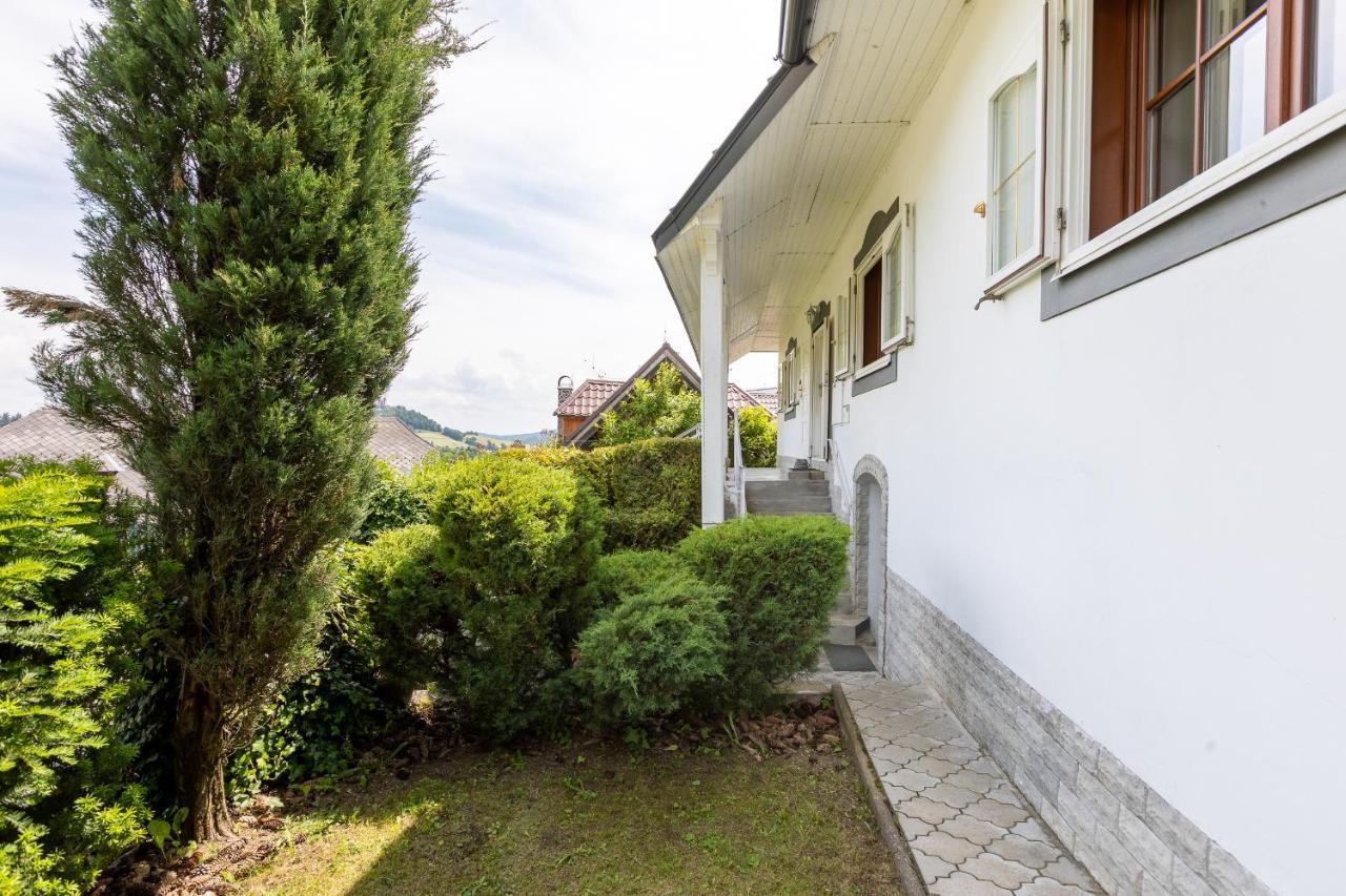 Villa Amalia: Spacious Garden Retreat with Fireplace in Banska Stiavnica Exterior photo