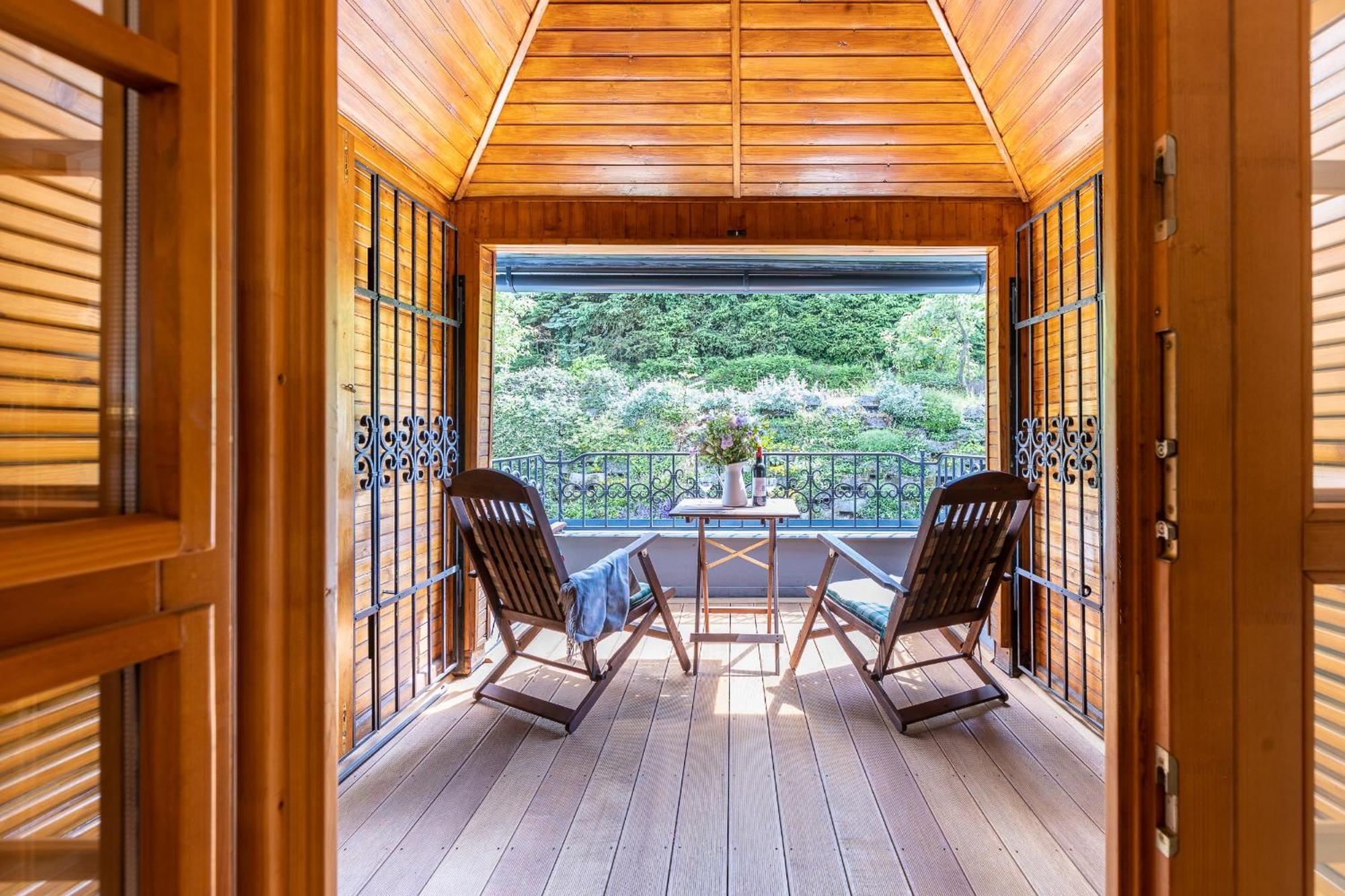 Villa Amalia: Spacious Garden Retreat with Fireplace in Banska Stiavnica Exterior photo