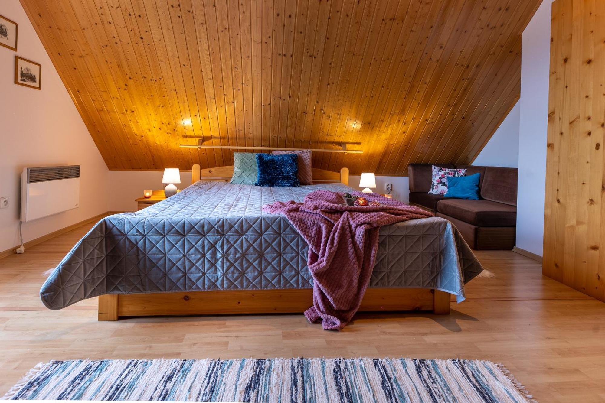 Villa Amalia: Spacious Garden Retreat with Fireplace in Banska Stiavnica Exterior photo