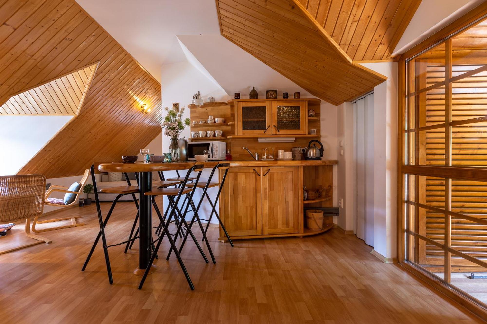 Villa Amalia: Spacious Garden Retreat with Fireplace in Banska Stiavnica Exterior photo