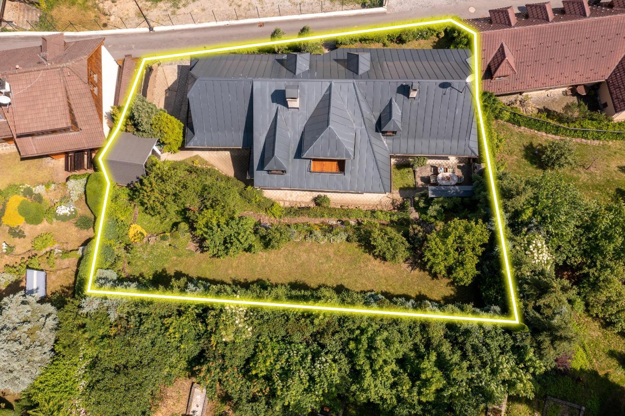 Villa Amalia: Spacious Garden Retreat with Fireplace in Banska Stiavnica Exterior photo