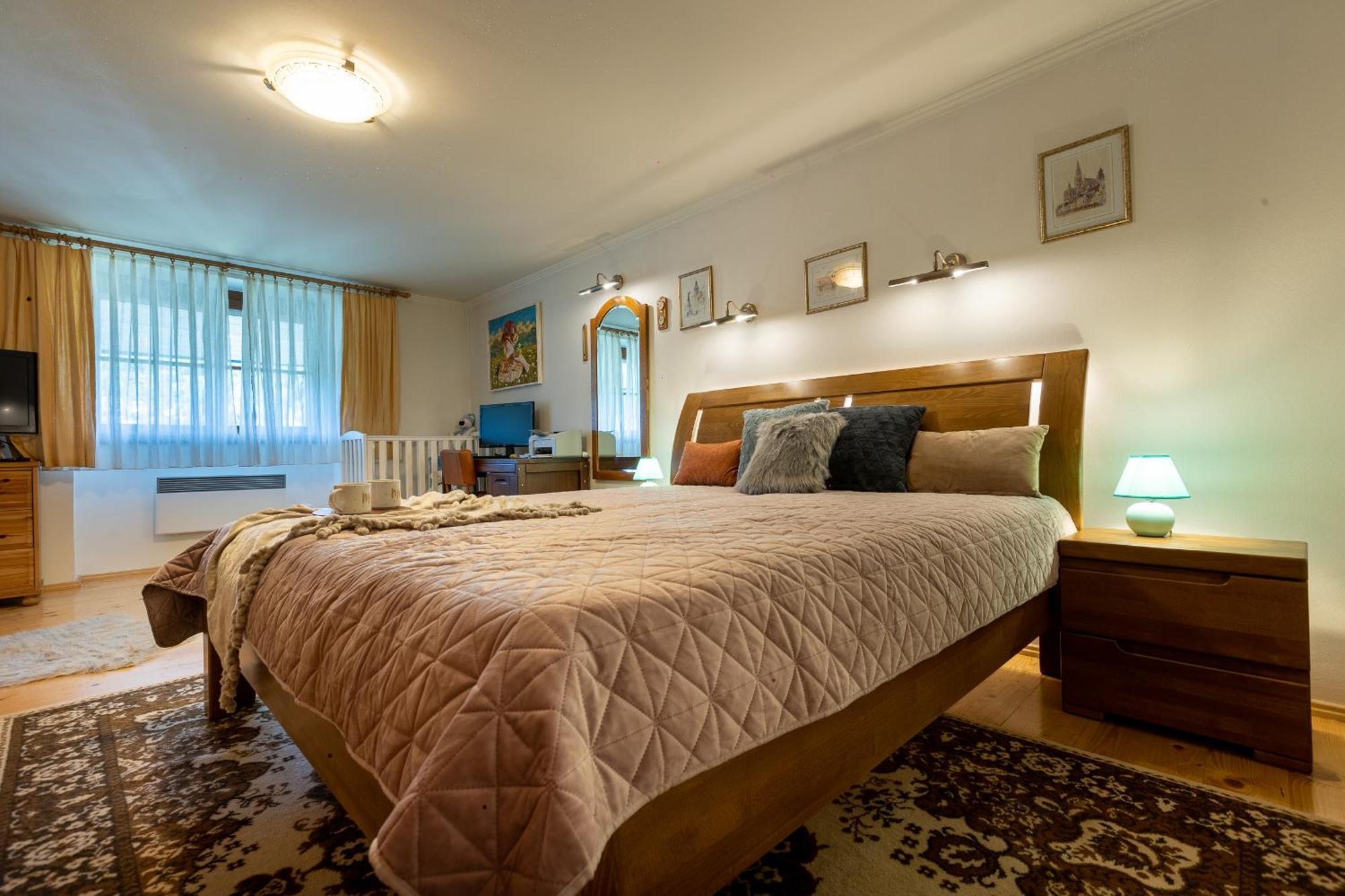 Villa Amalia: Spacious Garden Retreat with Fireplace in Banska Stiavnica Exterior photo