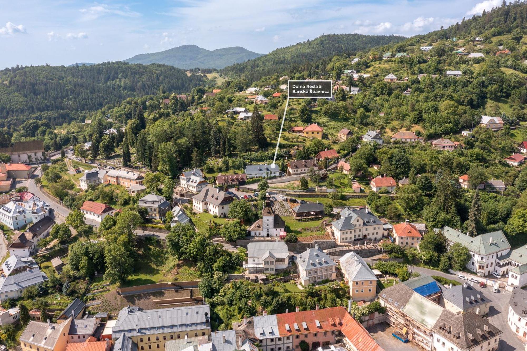 Villa Amalia: Spacious Garden Retreat with Fireplace in Banska Stiavnica Exterior photo