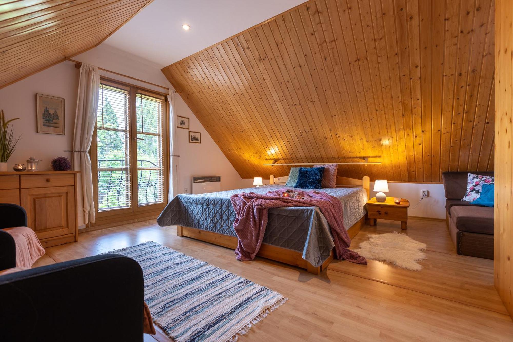 Villa Amalia: Spacious Garden Retreat with Fireplace in Banska Stiavnica Exterior photo