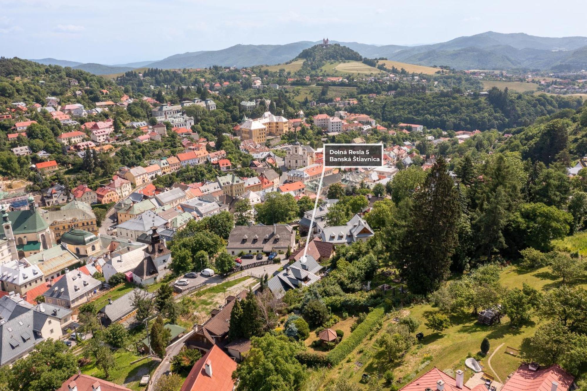 Villa Amalia: Spacious Garden Retreat with Fireplace in Banska Stiavnica Exterior photo